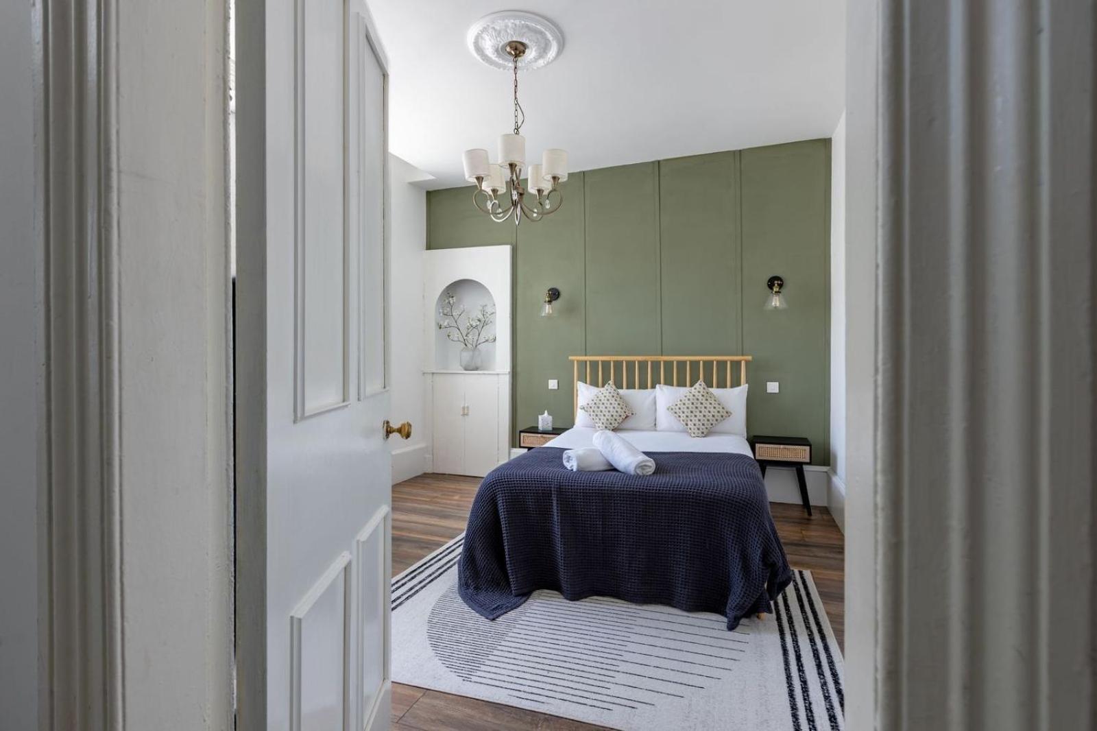 Spacious 3 Bedroom Home In Glasgow - Free Parking Екстер'єр фото