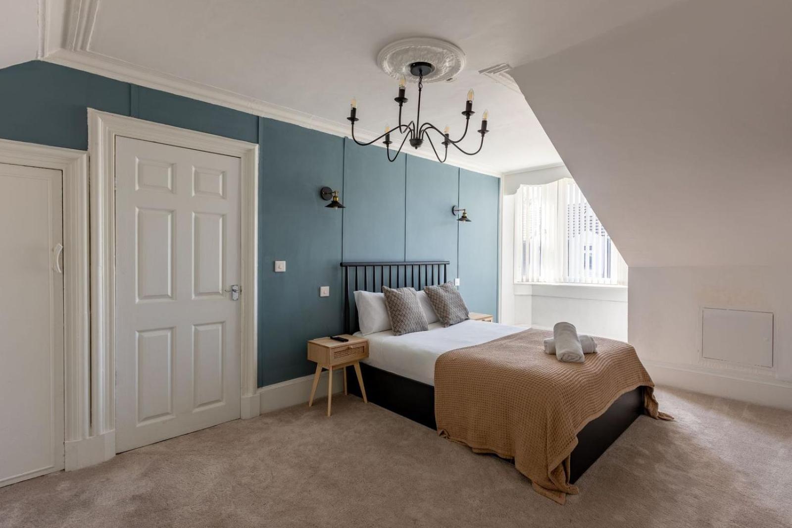 Spacious 3 Bedroom Home In Glasgow - Free Parking Екстер'єр фото
