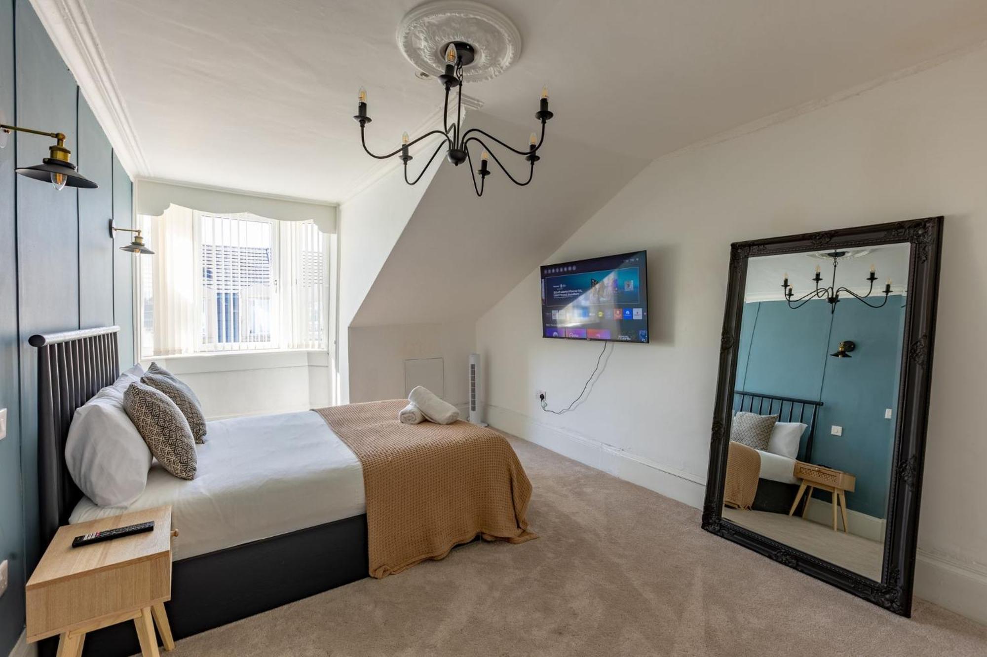 Spacious 3 Bedroom Home In Glasgow - Free Parking Екстер'єр фото