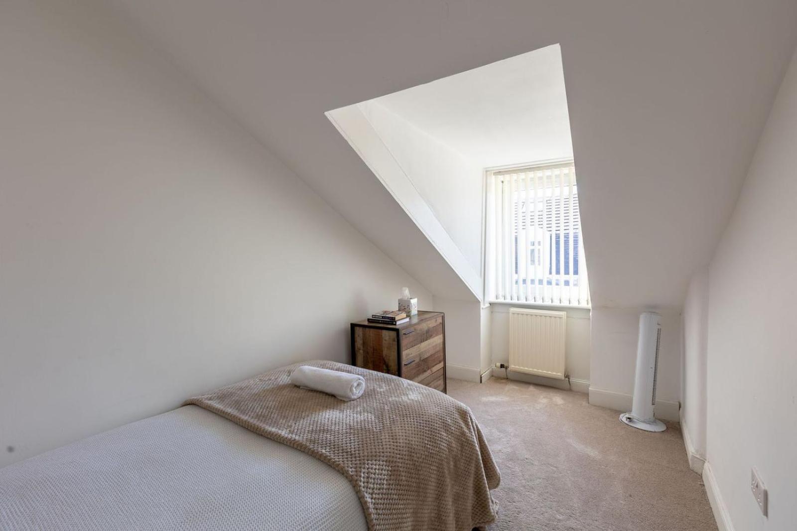 Spacious 3 Bedroom Home In Glasgow - Free Parking Екстер'єр фото